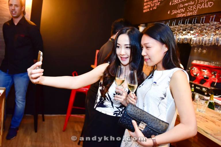 tinto-wine-tapas-bar-desa-sri-hartamas-30