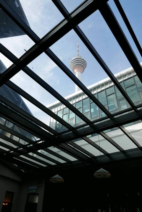 Which can be slightly warm during the daytime thanks to the glass roof which incidentally offers a nice view of KL Tower