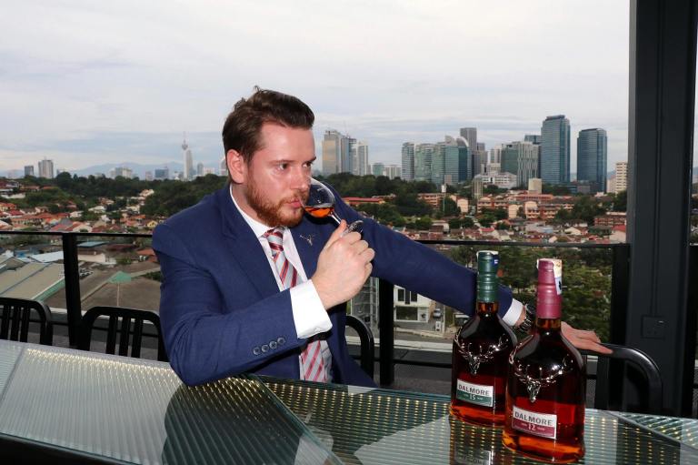 Drinks at the bar with Adam before the masterclass got underwar