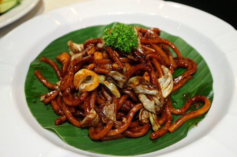 hoopla-desa-sri-hartamas-8