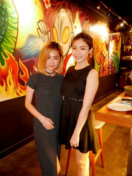 Some pretty ladies are on hand to serve the drinks. Now do keep in mind that they are not PR girls/ GRO so do treat them with some respect.