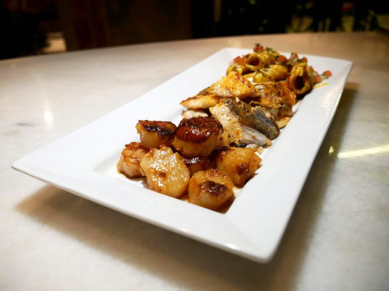 Plump and juicy scallops!