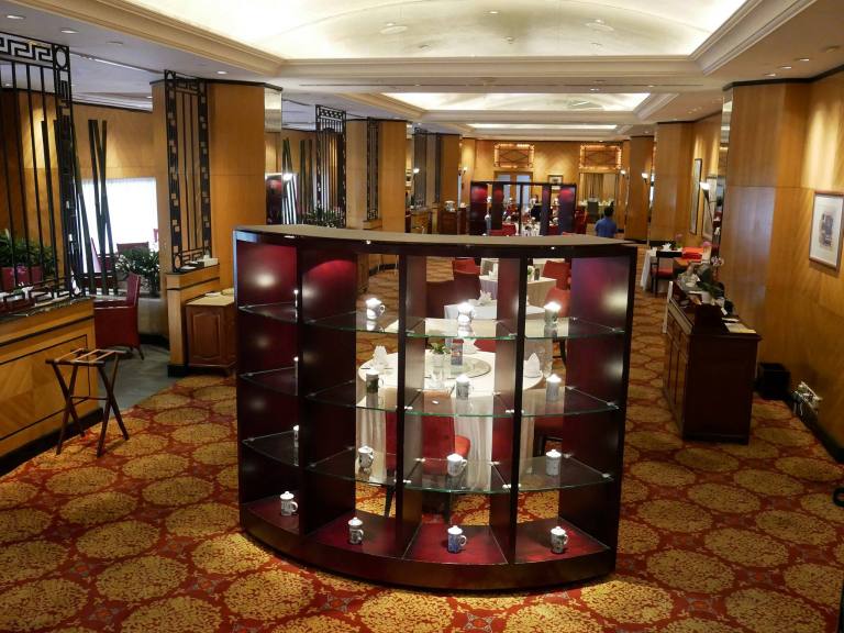 Celestial Court is a very Insta-worthy venue and Evonne and I took the opportunity to snap some pics