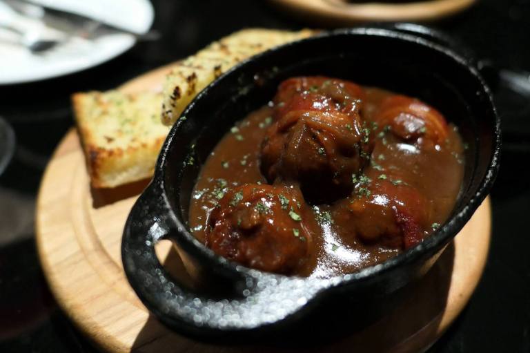 gallo-wine-bar-taman-desa-kuala-lumpur-2