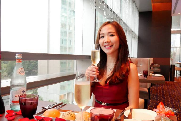 Girls hate photos shot of them using the flash. We were fortunate that there was still enough sunlight for this natural light shot using the Panasonic Lumix G85K.