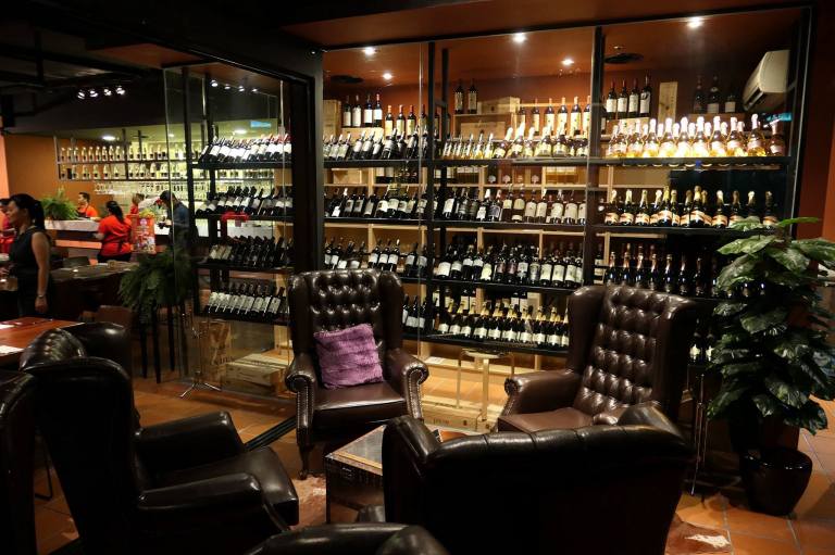 There are some nice sofas which are great for lounging in while having some wine or drinks