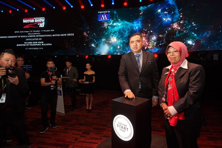 YB Anthony Loke Siew Fook and Dato Aisyah Ahmad officially launching KLIMS 2018