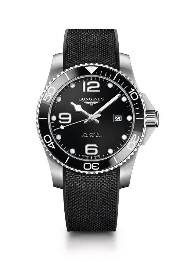 This 43 mm diameter Longines HydroConquest model with a black sunray dial features a self-winding mechanical movement, offered with a black rubber watch strap.