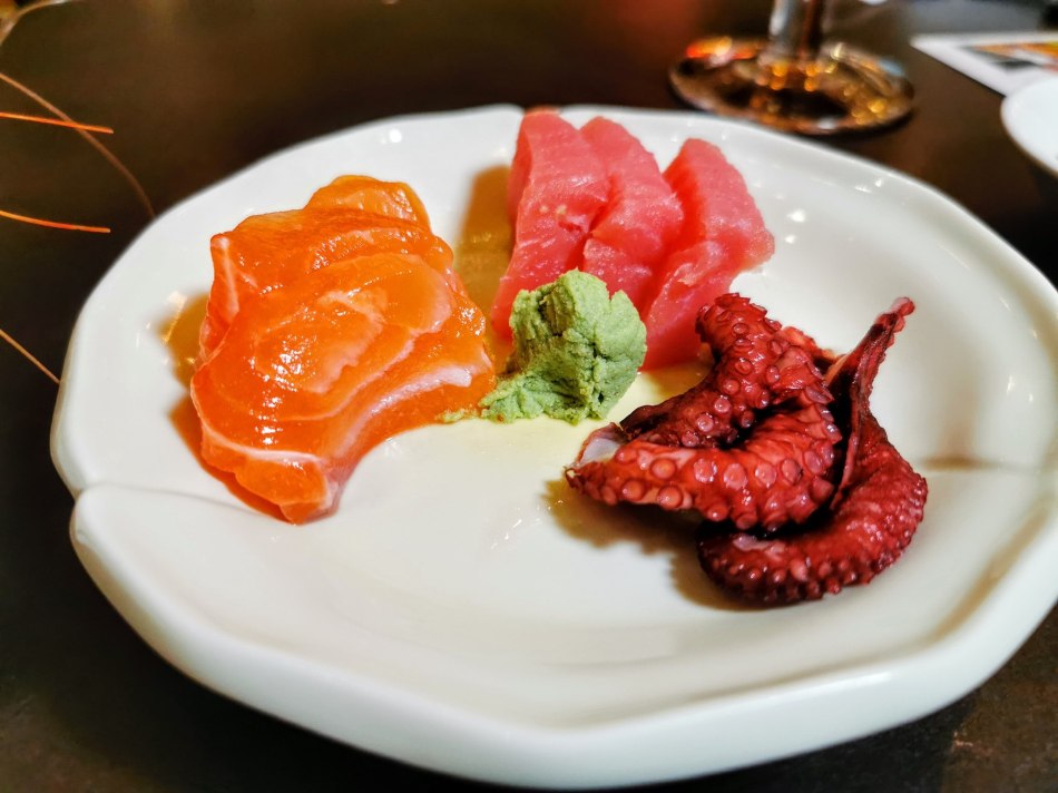 Salmon and tuna sashimi