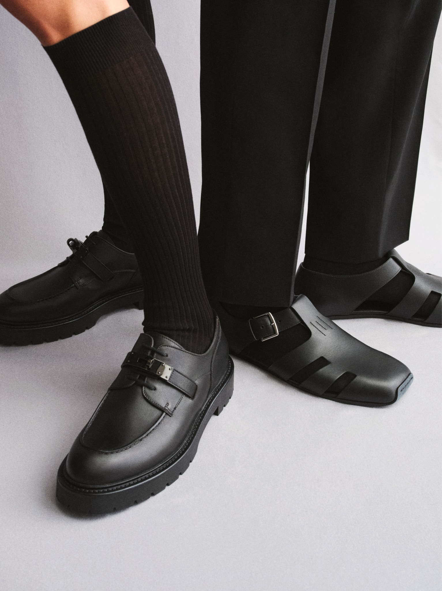 Derbies in calfskin, Kelly buckle, sandals in calfskin - FW25 Shoes - Hermès © Ilaria Orsini