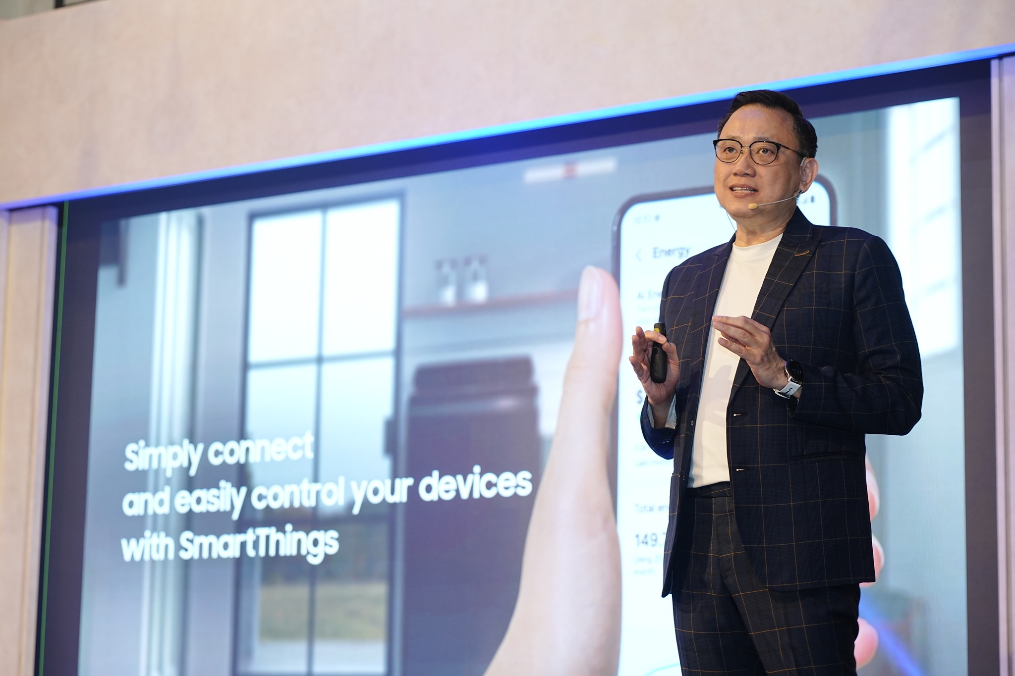 Steven Koh, Head of Consumer Electronics of Samsung Malaysia Electronics sharing insights on the latest Bespoke AI Appliances lineup.