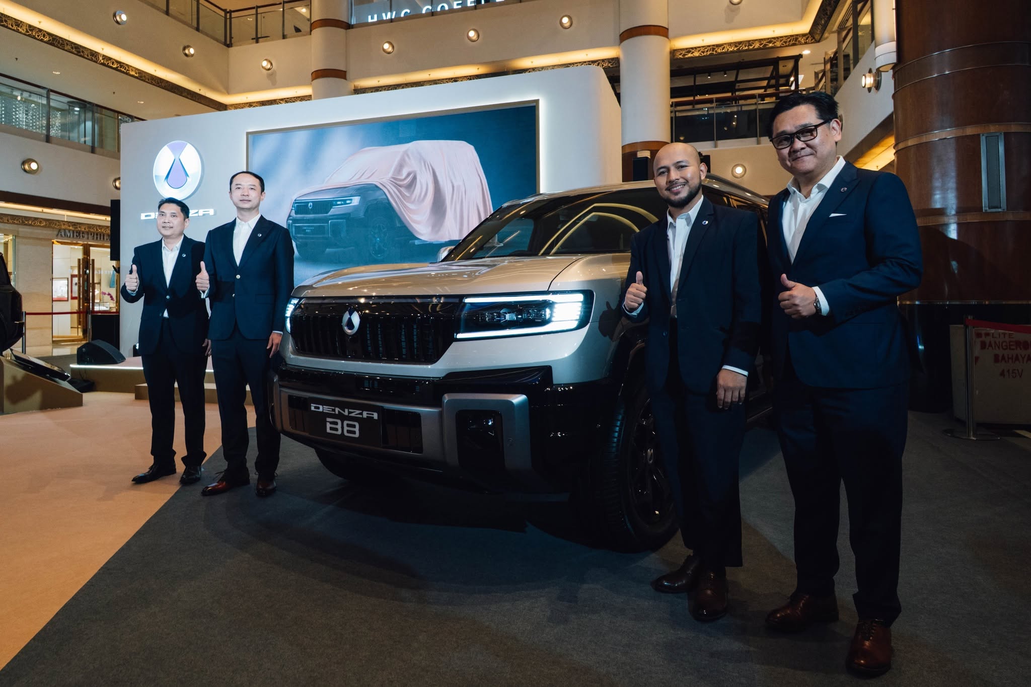 Kidd Yam Head of Sales, Jacob Ma Managing Director, Shahrul Senior Training Manager, Ho Hee Hean Head of Product of BYD Malaysia