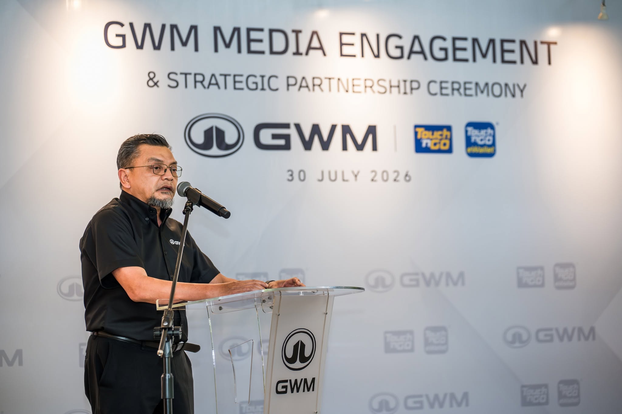 Roslan Abdullah, Chief Operating Officer, GWM Malaysia, delivering his opening address, building on GWM Malaysia's growth momentum while reaffirming the brand's commitment to enhancing the ownership journey for Malaysian customers.