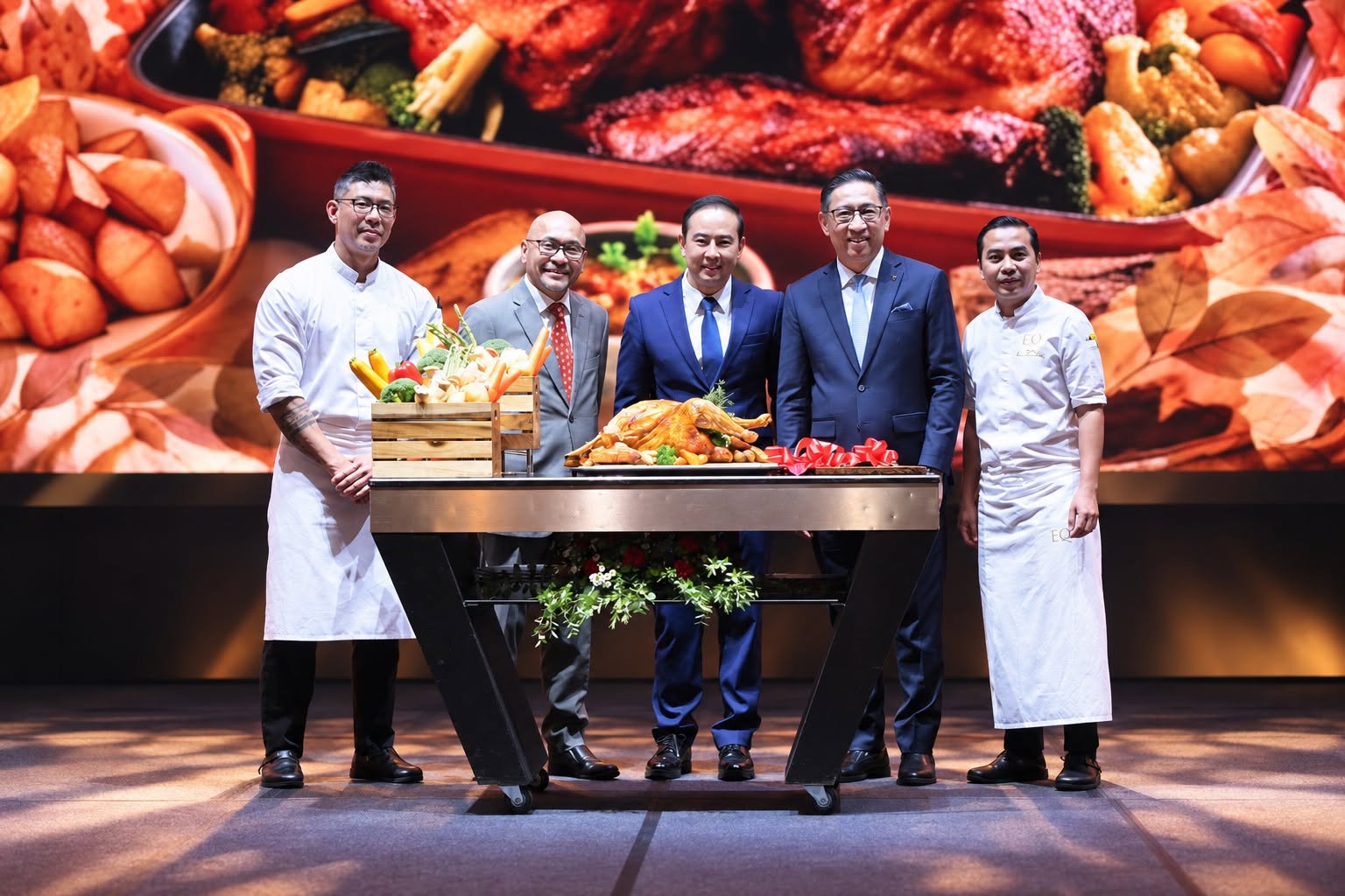 2. From left_ Steve Ariffin, Chef de Cuisine; En. Silahuddin bin Jamaluddin, Executive Director, Melewar Industrial Group; Dato’ William Sat, Founder of Sannis Frozen Product; Justin Lee, General Manager; and Norazizi