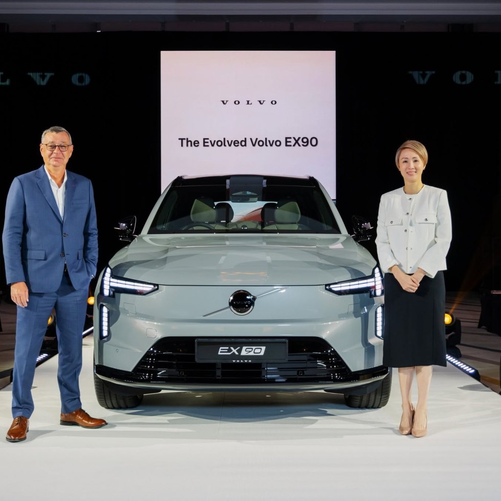 Chris Wailes, Managing Director of Volvo Car Malaysia and Volvo Car Thailand, and Patricia Yaw, Sales & Marketing Director of Volvo Car Malaysia, at the unveiling of the evolved Volvo EX90.
