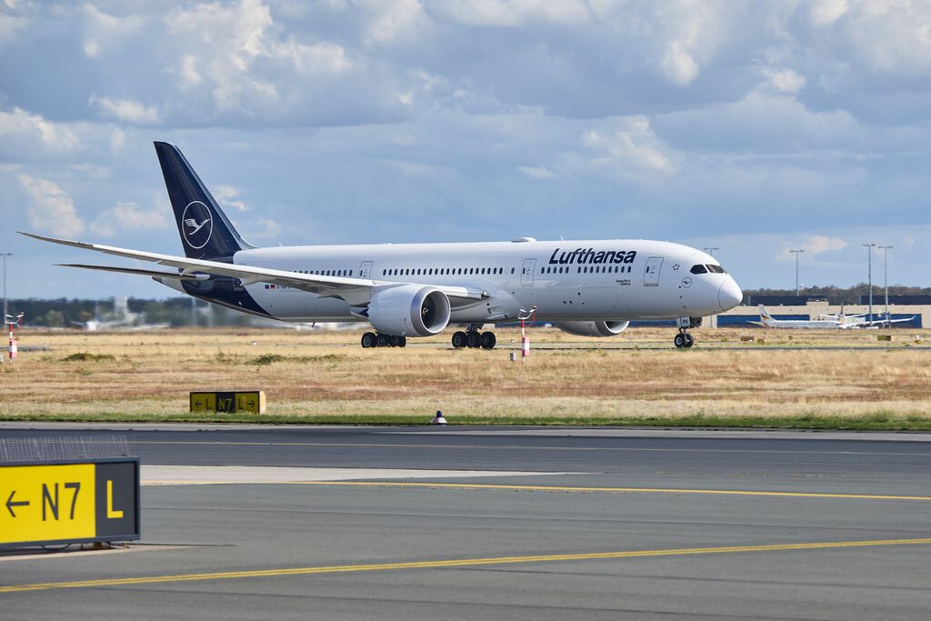 Boeing 787-9 Taufname Augsburg D-ABPK in Frankfurt a.M.