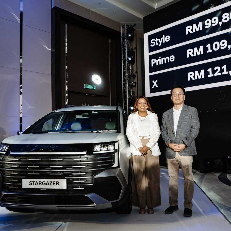 • Mr. Eric Lee, President of Hyundai Motor Malaysia • Ms. Jahabarnisa Haja Mohideen, Managing Director of Hyundai Motor Malaysia
